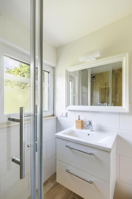 Ferienhaus Goldene Zeit I Terasse I Parkplatz I 3 Sz I 2 Baeder I 2 Min Zum See Joachimsthal Exterior photo